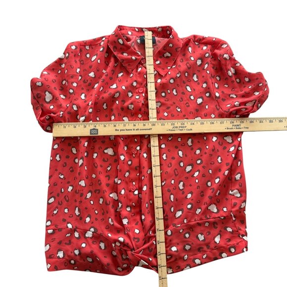 W5 Leopard Print Blouse Red Short Sleeve Button Front Twist Hem Size Large - Picture 8 of 8